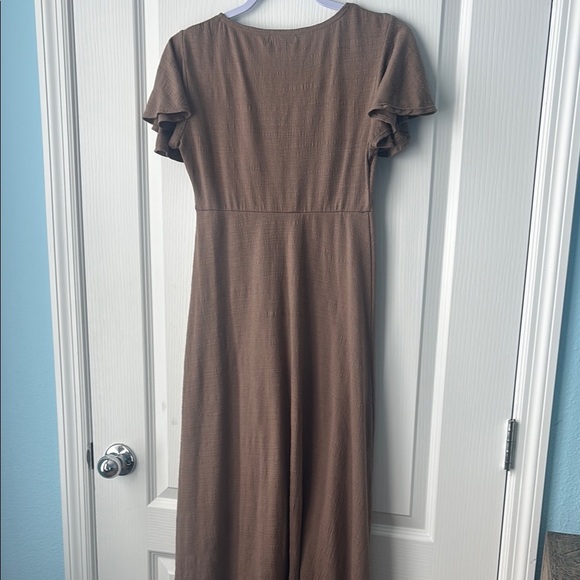 Max Studio Tan Flutter Sleeve Midi Dress for Casual Wear - Picture 7 of 7